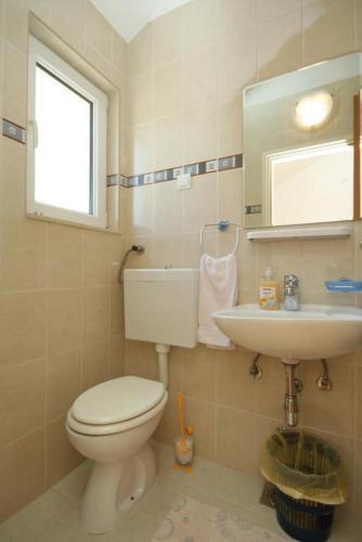 Apartments With A Parking Space Hvar - 8794