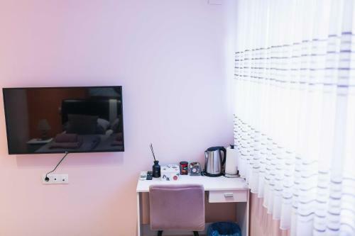 Hostal The Place Apartments Hebrangova