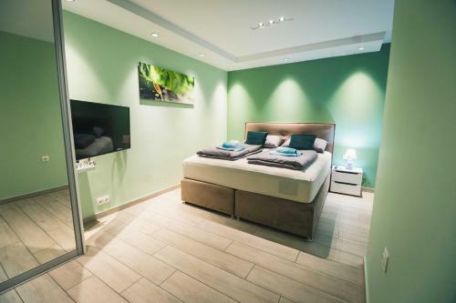 Hostal The Place Apartments Hebrangova