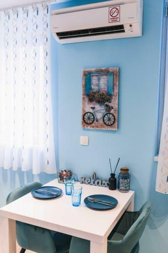 Hostal The Place Apartments Hebrangova