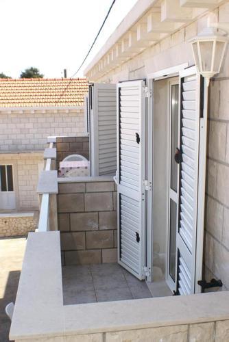 Apartment Lumbarda 4412c