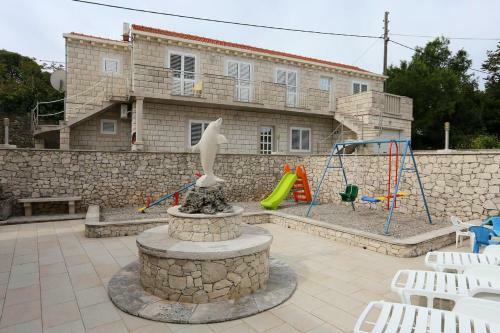 Apartment Lumbarda 4412c