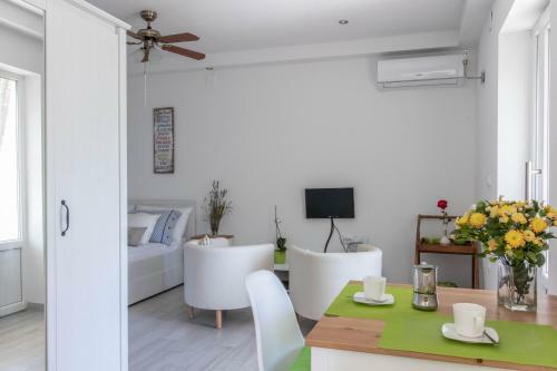 Adriana Holiday Apartment