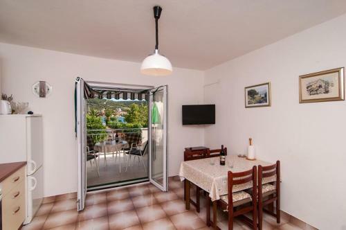 Apartment Vinisce 6015b