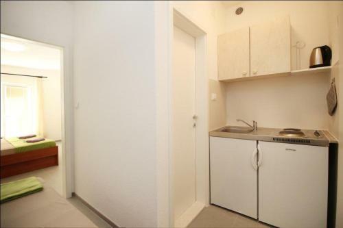 Hostal Studio Baska Voda 6786b
