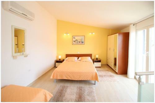 Apartment Karmela