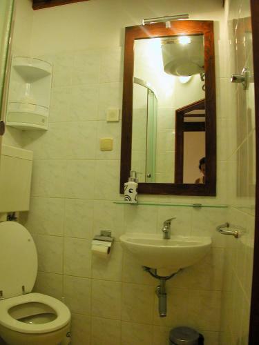 Hostal Rooms Livia