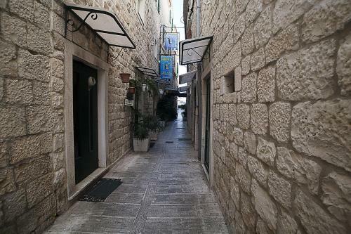 Hostal Rooms Livia