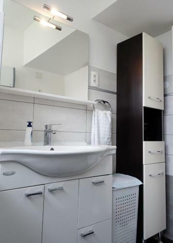 3 Center Apartments