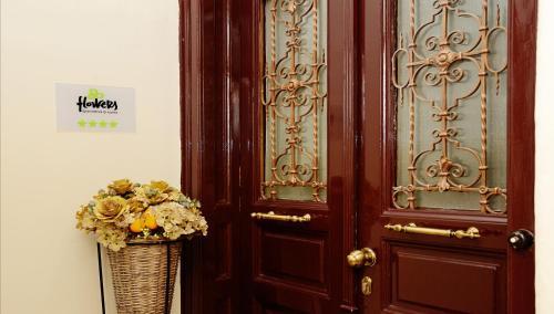Hostal Flowers Premium Apartments & Rooms