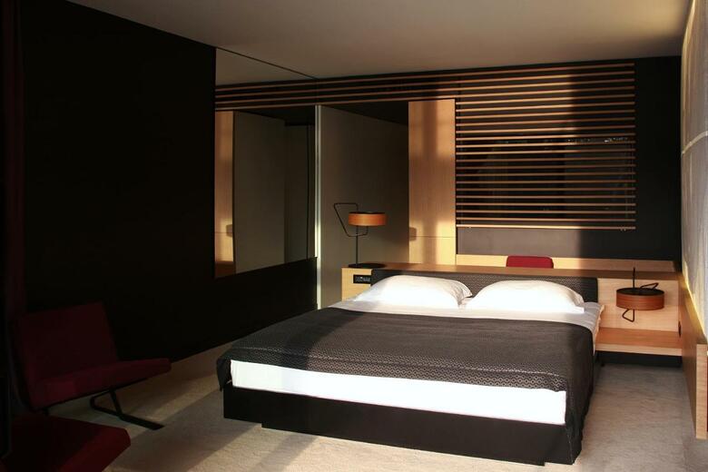 Hotel Lone