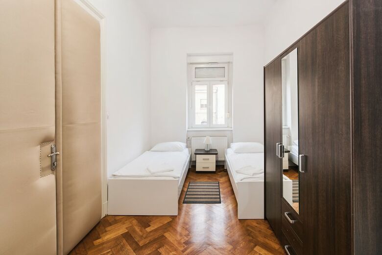 Hostal Tia Apartments And Rooms