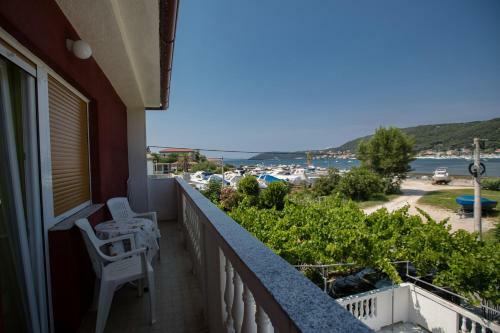 Apartment In Supetarska Draga 16064