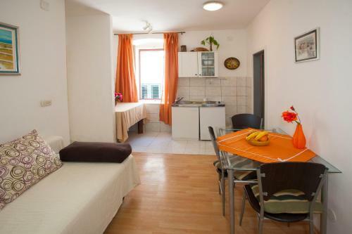 Split Ann Apartments
