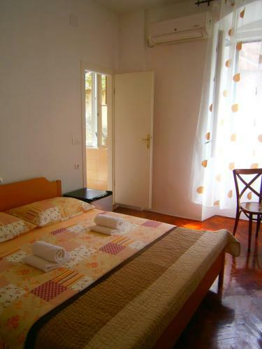 Hostal Rooms And Apartments Djanovic