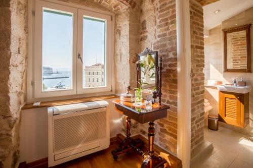 Imperial Luxury Apartment