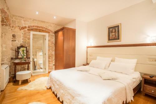 Imperial Luxury Apartment
