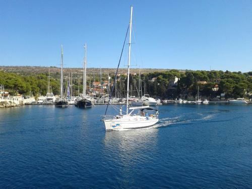 Villa Holiday Home Gariful