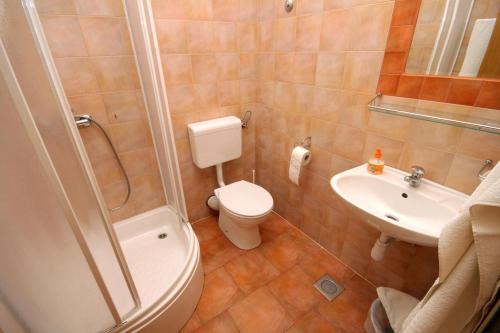 Apartments With A Parking Space Jelsa (hvar) - 8765