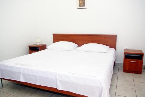 Apartments By The Sea Pag - 4119