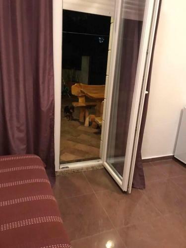 Hostal Denis Rooms And Apartments