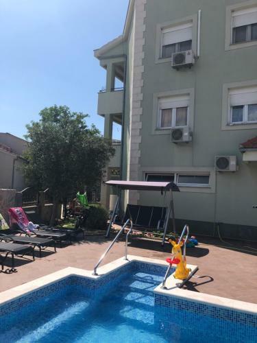 Hostal Denis Rooms And Apartments