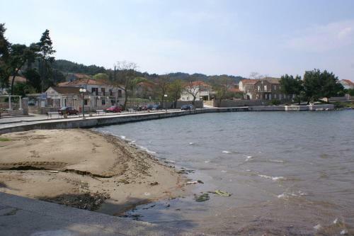 Apartment Lumbarda 4413a