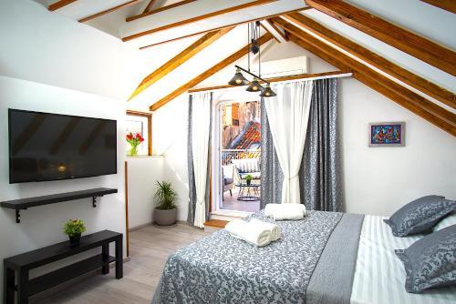 Hostal Sirius Luxury Rooms
