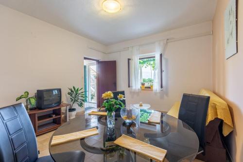 Apartamentos Studio Pucisca 5625a