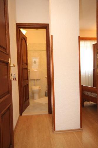 Hostal Double Room Oprtalj 7081a