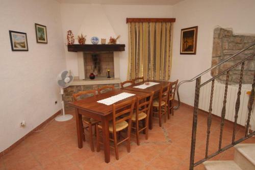 Hostal Double Room Oprtalj 7081a