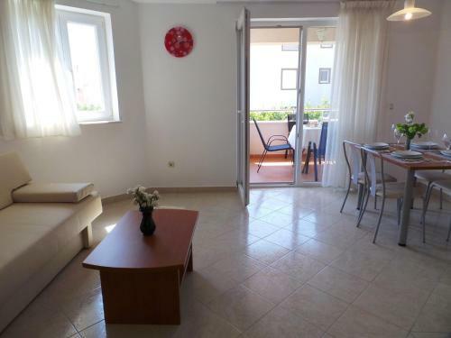 Apartment Liznjan 1