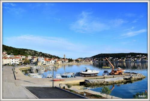 Apartments Tisno Hostin