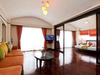 Grand Jomtien Palace Hotel
