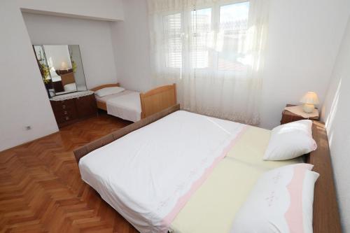 Apartments With A Parking Space Vinisce (trogir) - 1165