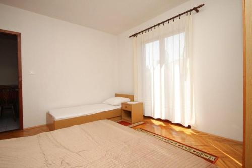 Apartment Vrboska 8748a