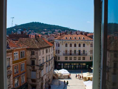 Best Of Split Apartments