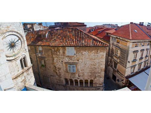 Best Of Split Apartments