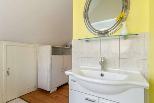 Best Of Split Apartments