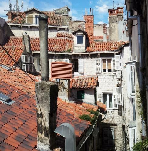 Best Of Split Apartments