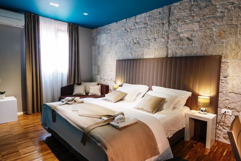 Hostal Riva Luxury Rooms