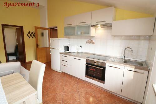 Hostal Old Town Rooms And Apartment