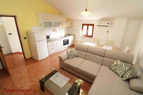Hostal Old Town Rooms And Apartment