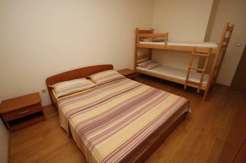 Hostal Apartments Lidus
