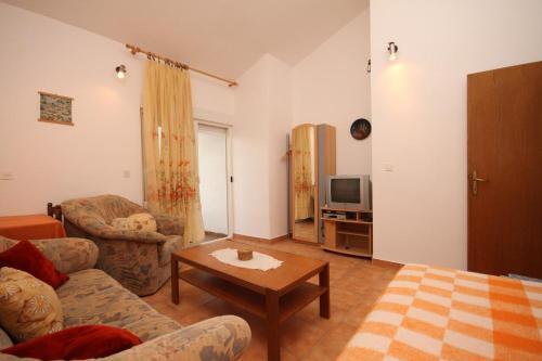 Apartment Razanj 7517a