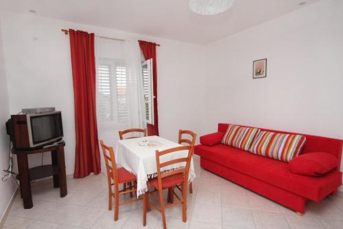 Apartments With A Parking Space Murter - 5089