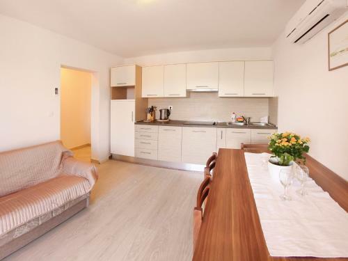Apartment Omanovi?