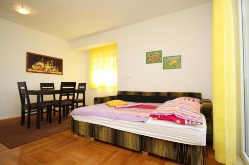 Apartment Makarska 3751d