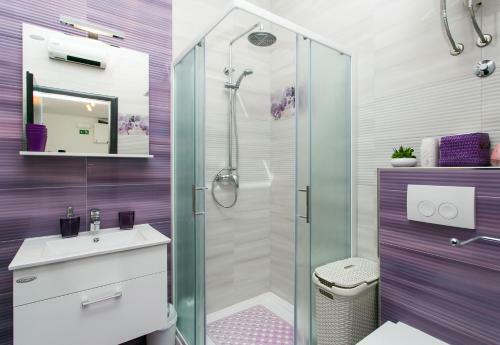 Apartment Purple Magic