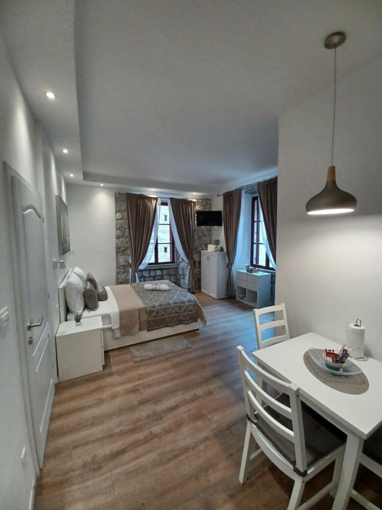 Hostal Placeta Apartments